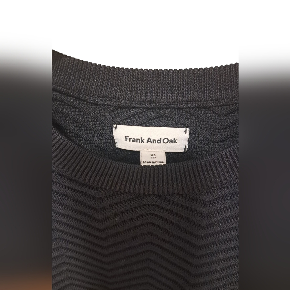 Frank & Oak Black Crew Neck Cropped Sweater - Picture 2 of 5
